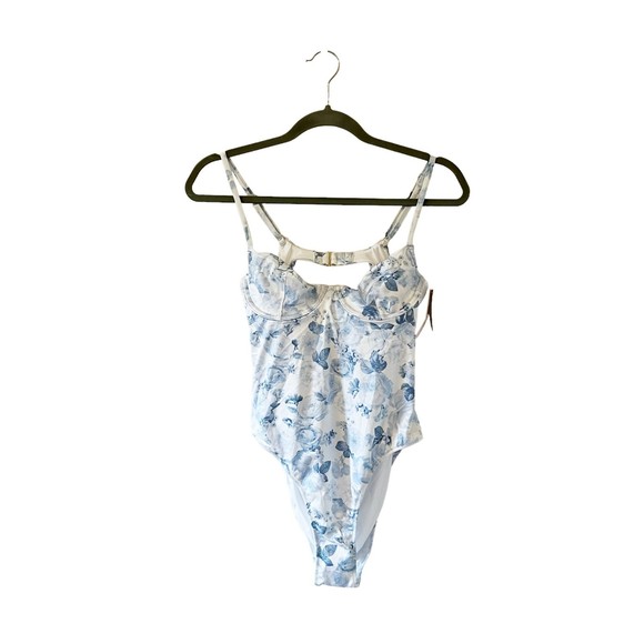 NWT Victoria’s Secret Essentials Floral Wicked Underwire One Piece Swimsuit Sz M - Picture 2 of 8